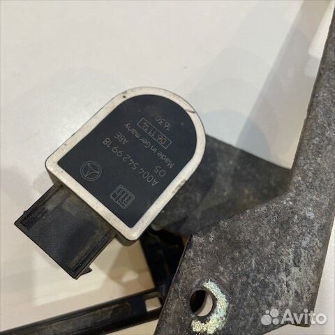 Датчик уровня кузова левый Мерседес w204 GLk