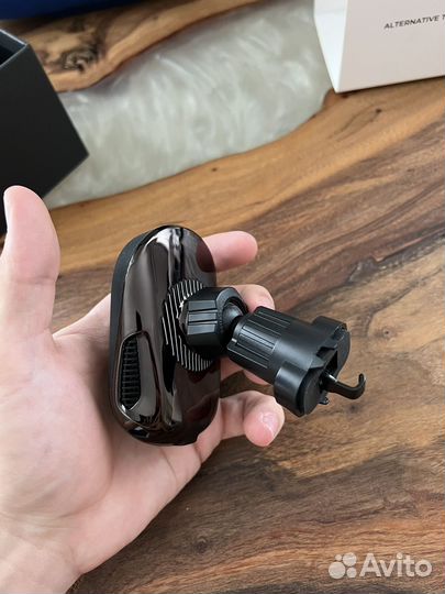 Держатель с беспроводной зарядкой Pitaka MagEZ Pro