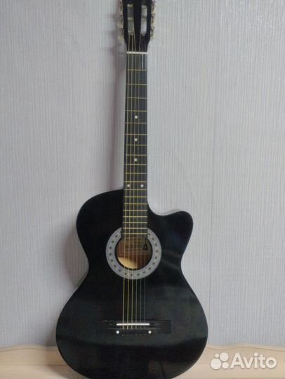 Акустическая гитара