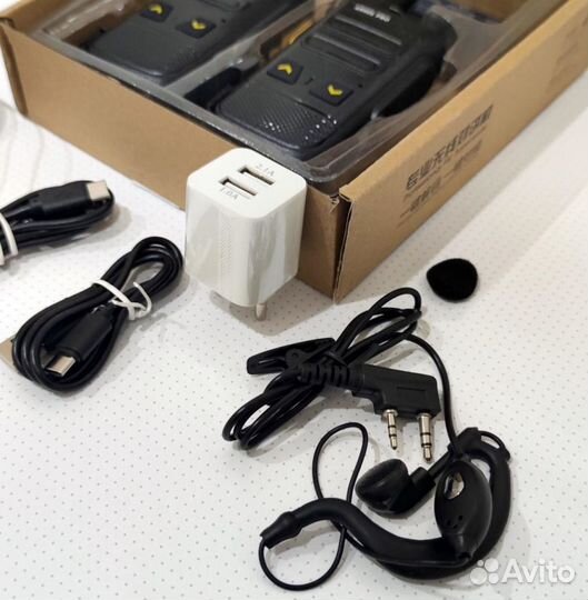 Рация радиостанция с гарнитурой и наушником