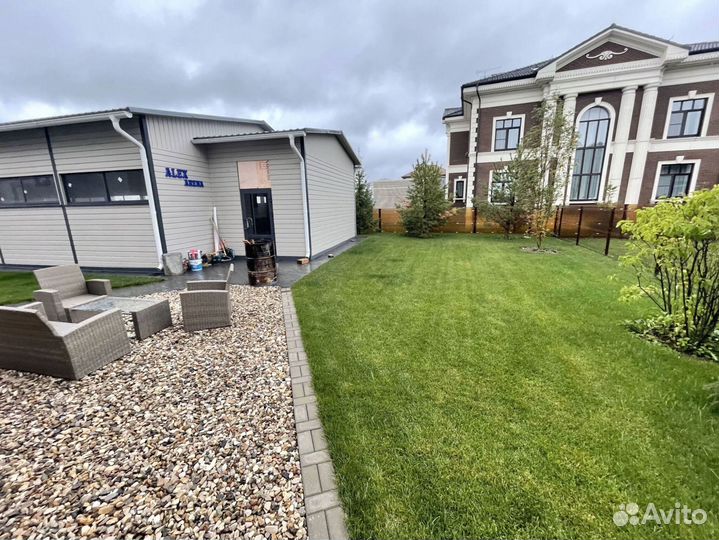 Рулонный газон для малой преддомовой территории