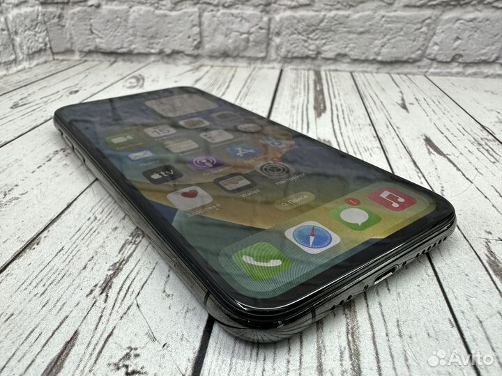 iPhone Xs, 64 ГБ