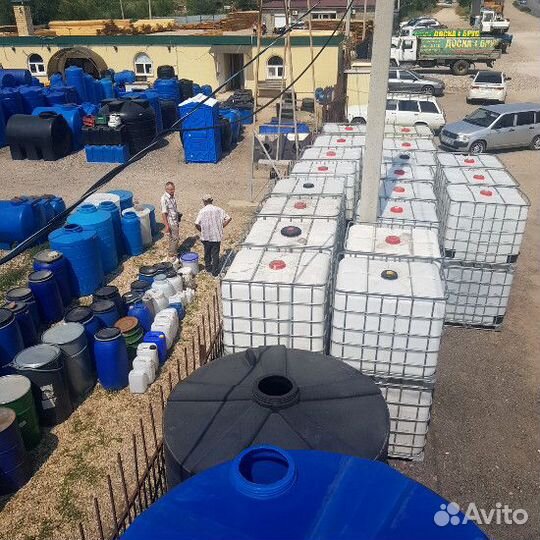 Емкости пластиковые для воды в ассортименте