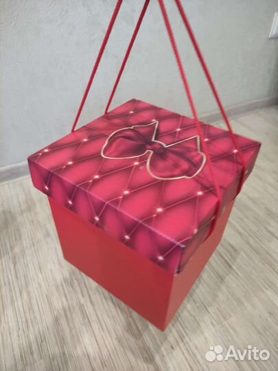 Коробка подарочная 20*20*20