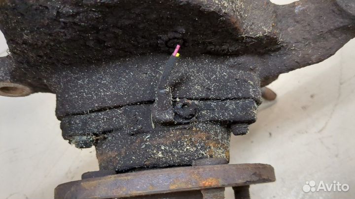 Ступица (кулак, цапфа) правая передняя Jeep Liberty