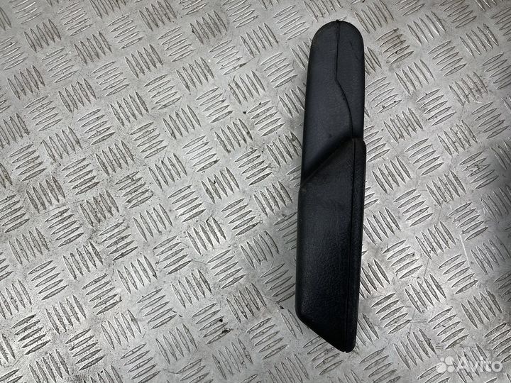 Подлокотник пассажирский