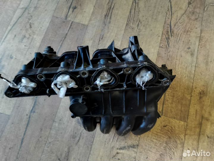 Впускной коллектор Skoda Octavia A4