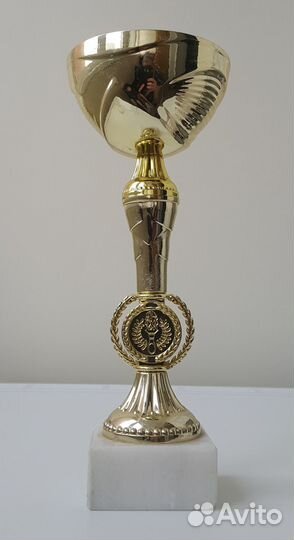 Кубки, Пьедесталы (подставки)