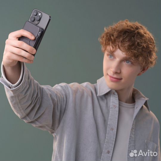 Портативный аккумулятор c беспроводной зарядкой