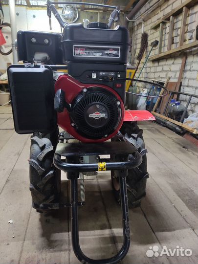 Продаю мотоблок Угра с американским двигателем