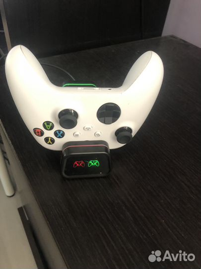 Зарядное устройство для геймпадов Xbox One\Series