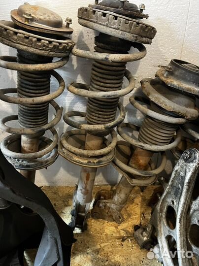 Стойки на subaru forester sf5