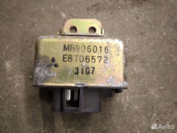 Mitsubishi Pajero 6g72 реле бензонасоса