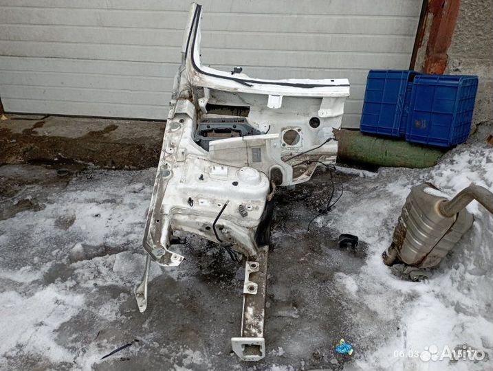 Лонжерон передний правый Audi Q5 8R cdnc 2011