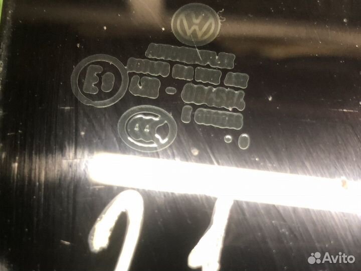 Стекло задней правой двери Volkswagen Jetta V