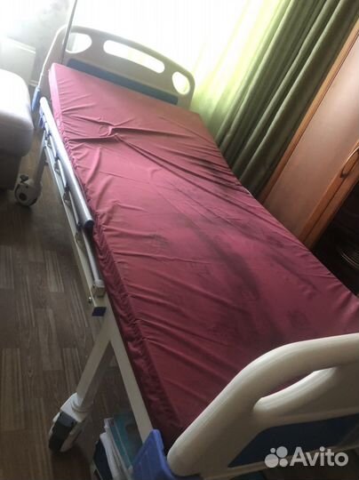 Медицинская кровать