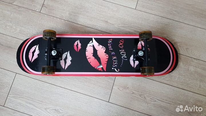 Скейтборд большой светящиеся колеса. Фанера