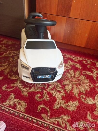 Машинка толокатор каталка