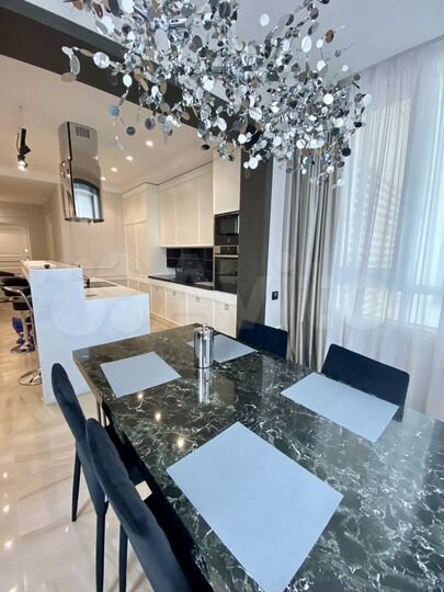 2-к. квартира, 90 м², 10/24 эт.