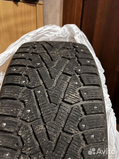 Pirelli Ice Zero 245/40 R18 97H