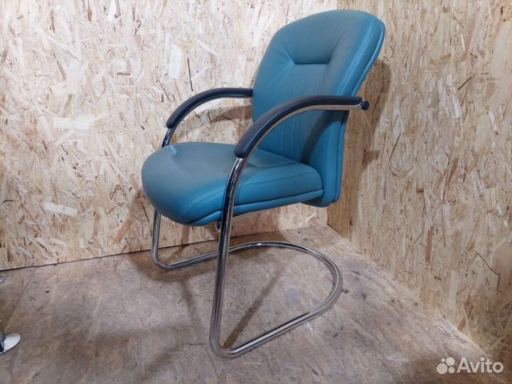 Офисное кожаное стулья для переговорной