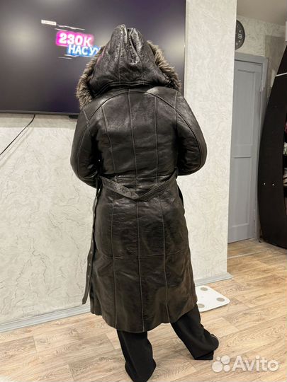 Дубленка натуральная женская с капюшоном