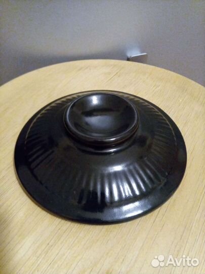 Миска керамическая с крышкой и поставкой, d 15см