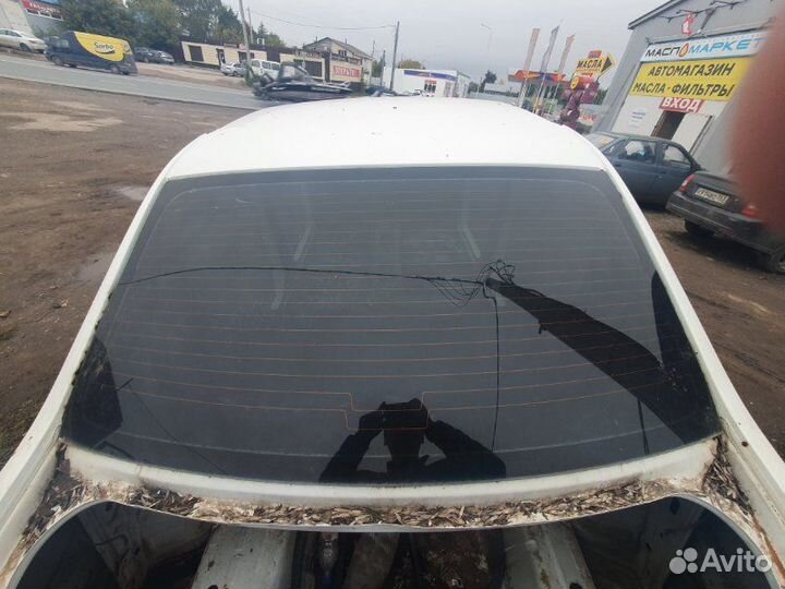 Заднее стекло заднее Renault Logan 1 2012