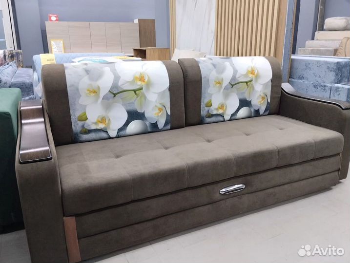 Диван на металлокаркасе