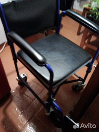 Кресло-каталка с туалетом