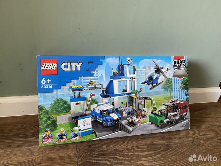 Lego City полицейский участок 60316