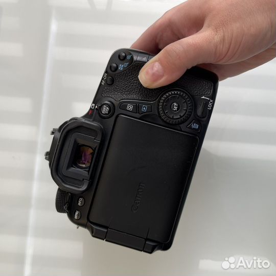 Зеркальный фотоаппарат