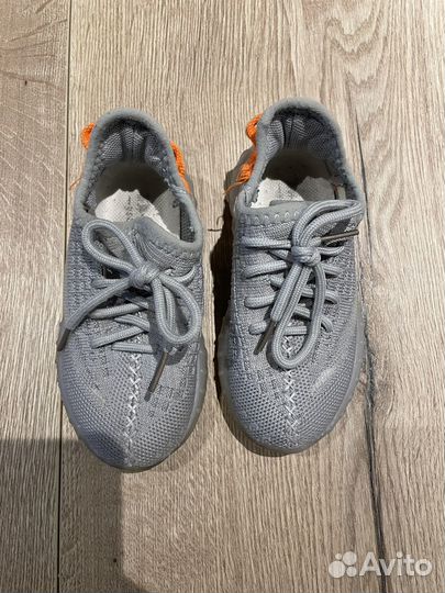 Детские кроссовки yeezy boost 24