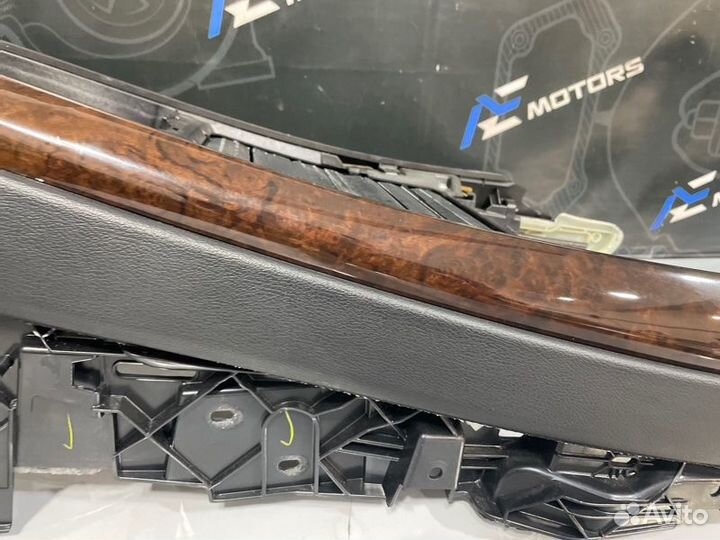 Консоль между сидений Bmw X5 E70 N55B30A 2010