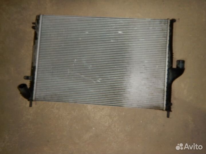 Радиатор охлаждения Nissan Almera Renault Duster