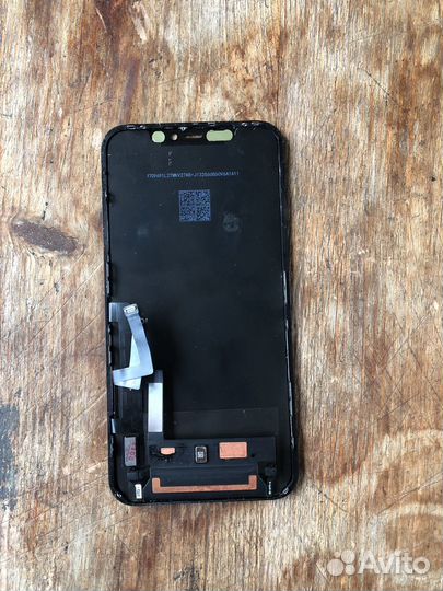 2 Дисплея от айфон 10,и 1 от 11 айфона