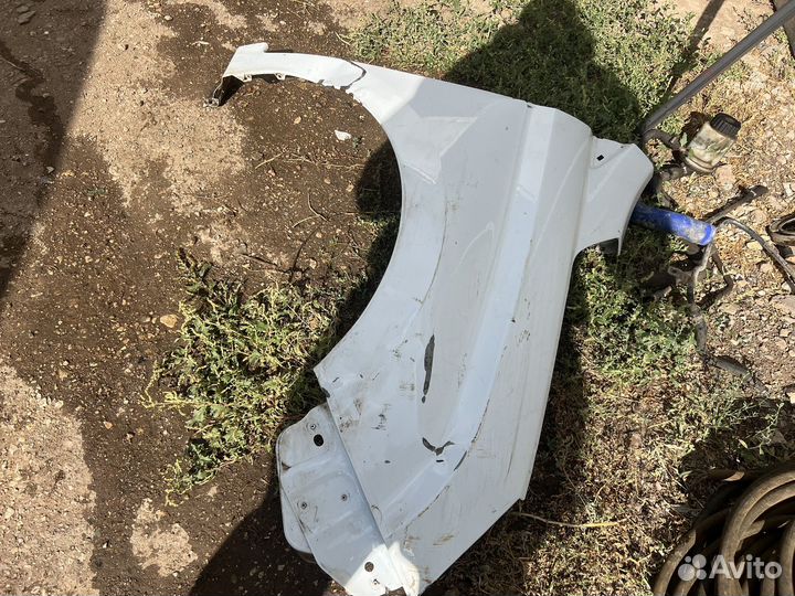 Переднее правое крыло LADA xray белое