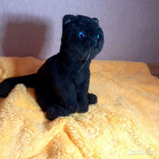 Реалистичная игрушка котёнок