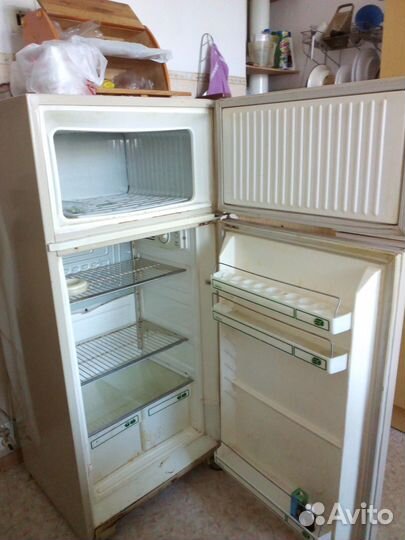 Двухкамерный холодильник Юрюзань-207