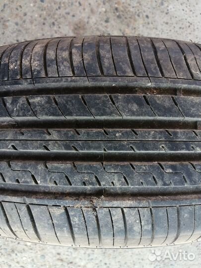 Duraturn Mozzo 4S+ 215/60 R16
