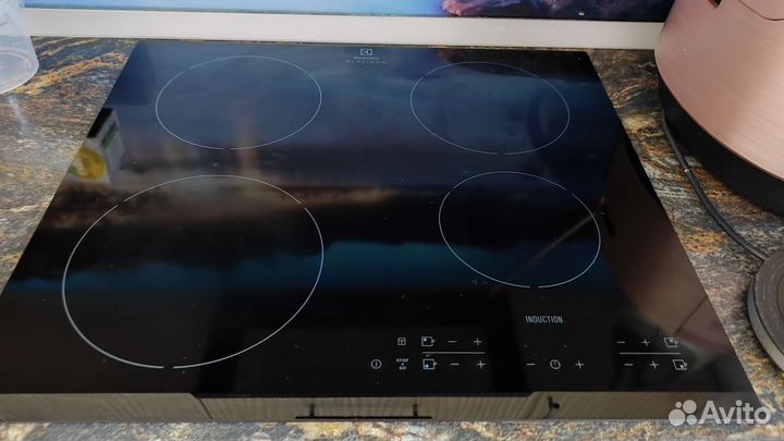 Кухонный гарнитур угловой