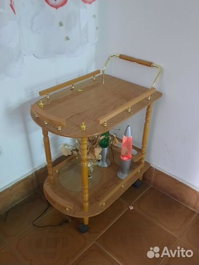 Сервировочный стол передвижной