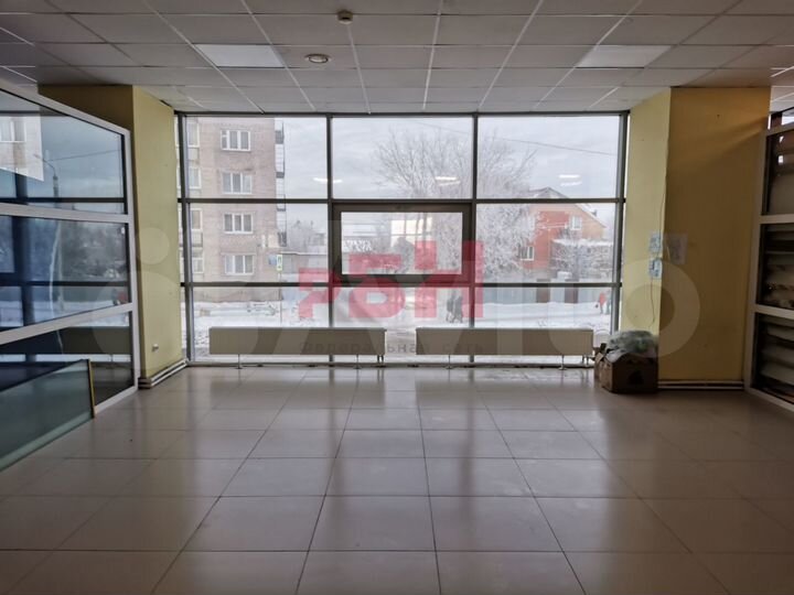 80 кв м в Торговом центре