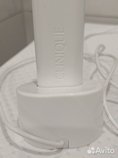 Аппарат для ухода за лицом Clinique Sonic System