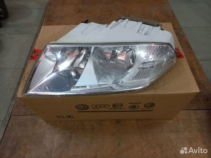 Фара левая skoda octavia a5