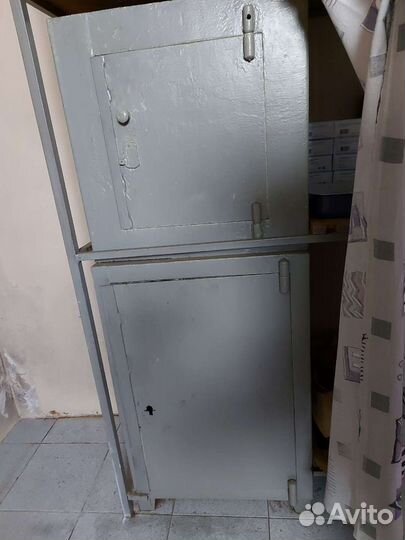 Железный сейф 2шт