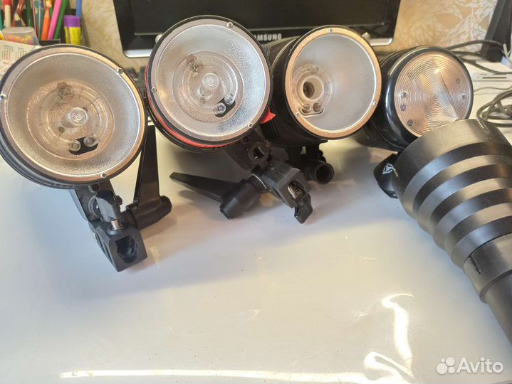 Комплект импульсных осветителей (вспышек)