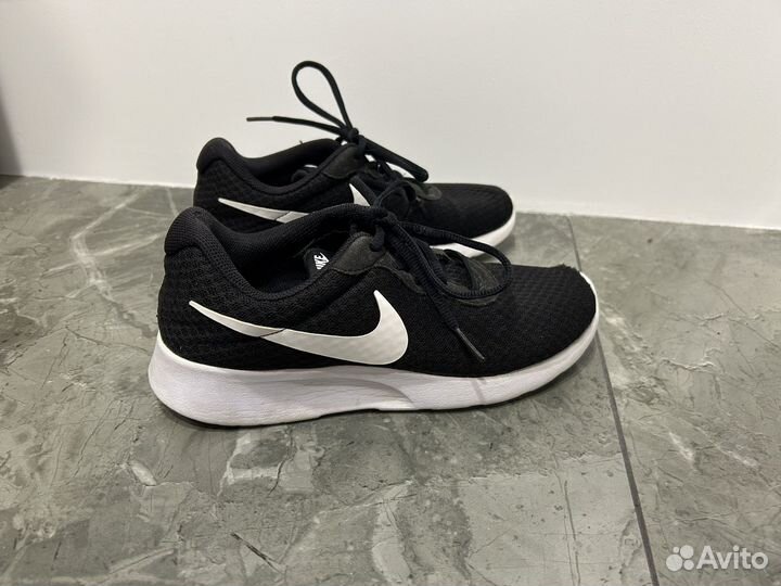 Кроссовки nike tanjun женские