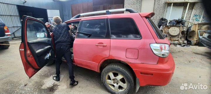 Кузов mitsubishi outlander 1 cu 2.4 АКПП