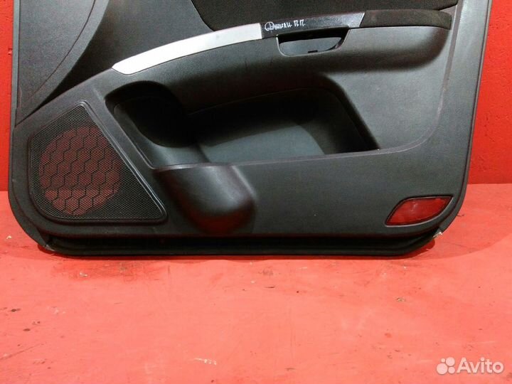 Обшивка передней правой двери Джили Эмгранд